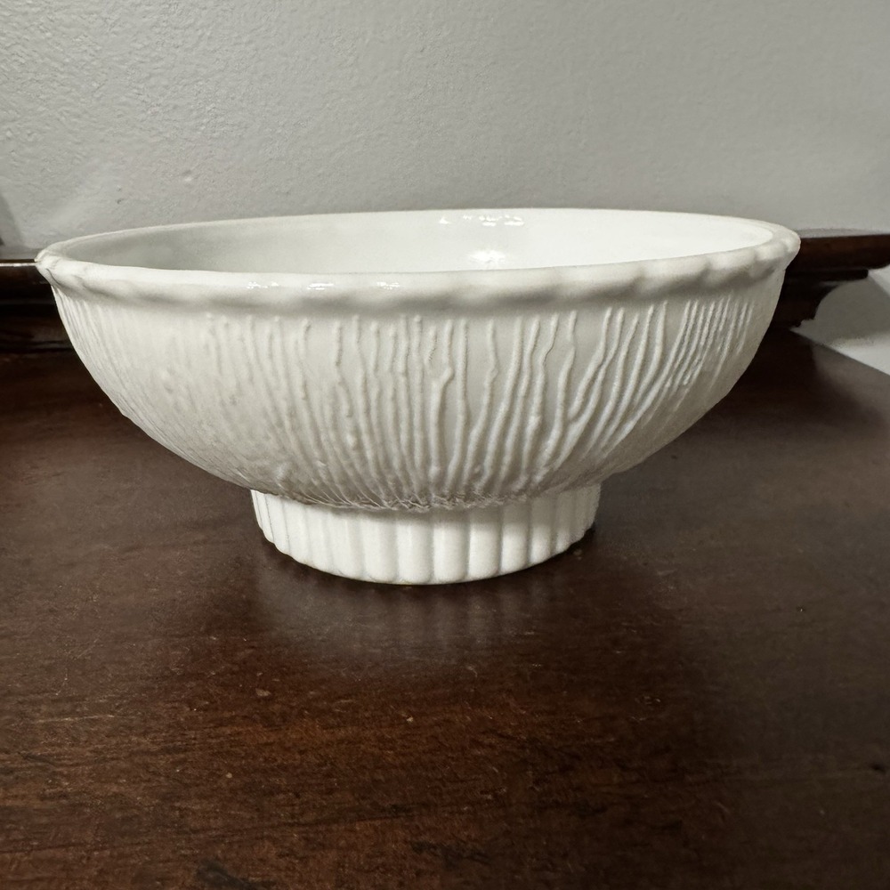 Vintage FTD 1975 Milk Glass Bowl Footed Candy Dish Textured Bark Pattern  7"